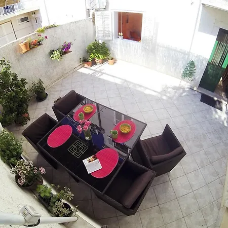 Apartment Lara